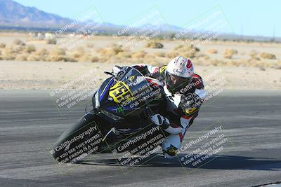 media/Jan-10-2025-CVMA Friday Practice (Fri) [[489e0da257]]/Group 4 and Trackday/Session 2 (Turn 4 Inside)/